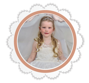 Een middag stralen in een trouwjurk tijdens kinderfeestje kleine bruidjes in friesland.